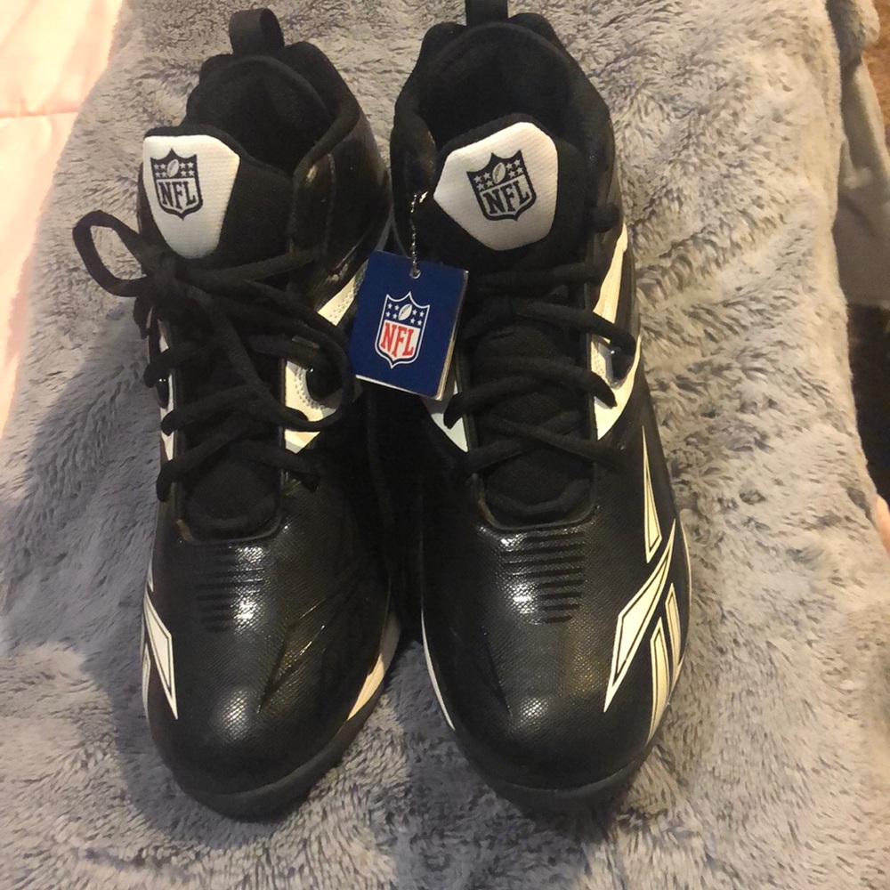 NFL men’s football cleats